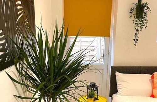 Croham Apartment | Smart/Modern one bedroom flat
