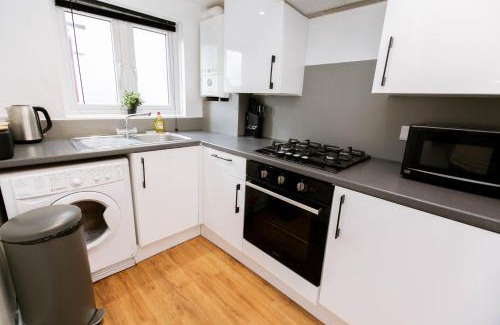 Exeter Apartment | Smart Modern Studio With Free Parking, Wifi, Close To Town, Hospital, Uni, Quiet Area, Contact For Best Prices