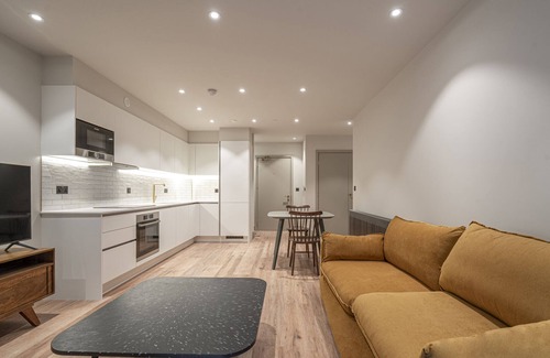 Tottenham Hale Apartment | Smart North London Apartment