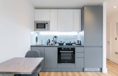 East Grinstead Apartment | Smart Studio Apartment in Central East Grinstead