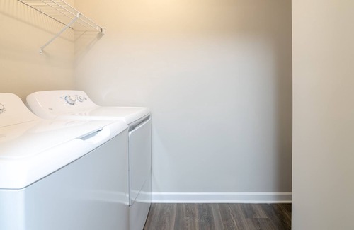 Arcadia Apartment | ✬Smart TV✬W/D✬FREE Parking✬20min→Airport✬Fast Wifi