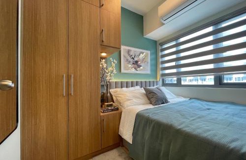 Highway Hills Apartment | SMDC Fame Residence luxurious family suite condo near mrt