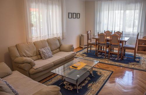 Central Serbia Villa | Smeštaj Vila Čair