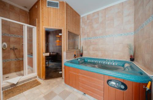 Smichov Apartment | Smichov MixHause Residence by Wagnerstays