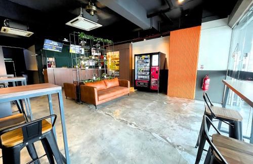 Taman Equine Hotel | Smile Hotel Seri Kembangan