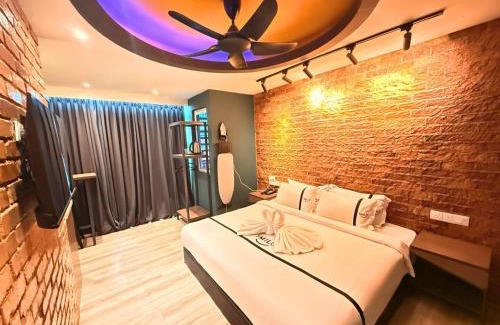 Taman Equine Hotel | Smile Hotel Seri Kembangan