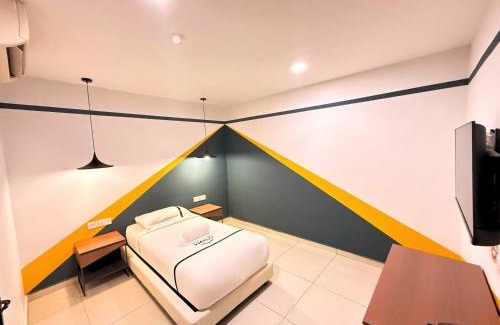 Taman Equine Hotel | Smile Hotel Seri Kembangan