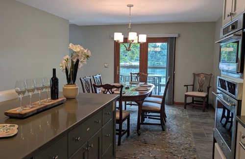 Huddleston House | Smith Mountain Sunrise: Waterfront Party Deck, Great Water Views, Pet Friendly