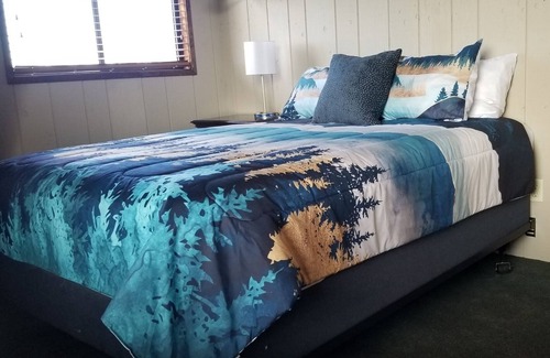 Terrebonne Cabin | Smith Rocks awaits! Located in town, convenient access to stores and restaurants