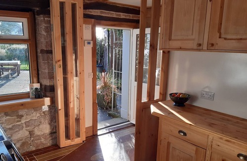 Welton House | SMITHY COTTAGE, family friendly, character holiday cottage in Dalston