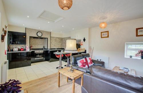 Irstead House | Smithy Cottage