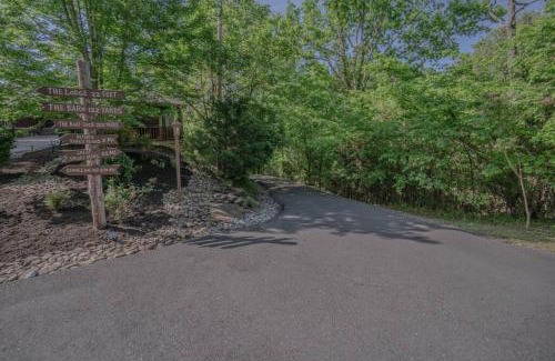 Dandridge House | Smoke Rise Barn · Great Lake Front, Large Dock, 4bdrm, Pool Table