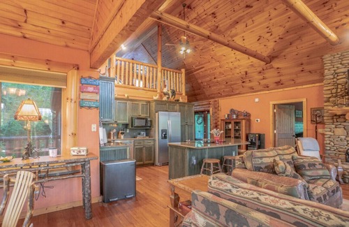 Dandridge Cabin | Smoke Rise Lodge · Lake Front, Luxury Cabin, Hot Tub, Great Views