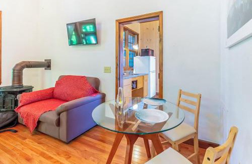 Almond House | Smokey Mountain Getaway