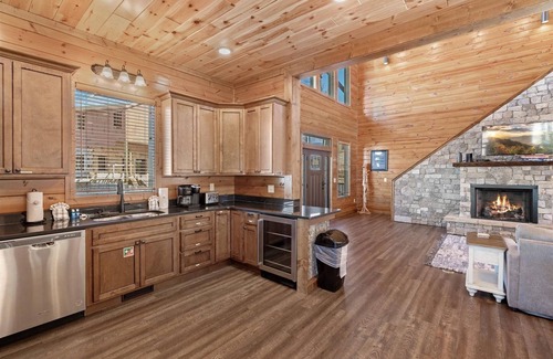 Chalet Village North Cabin | Smokey Treats 5 Bedroom Cabin by RedAwning