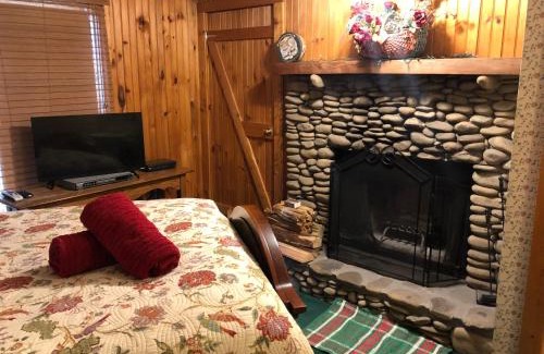 Pigeon Forge Apartment | Smokies Bed and Breakfast - Evergreen Cottage Inn