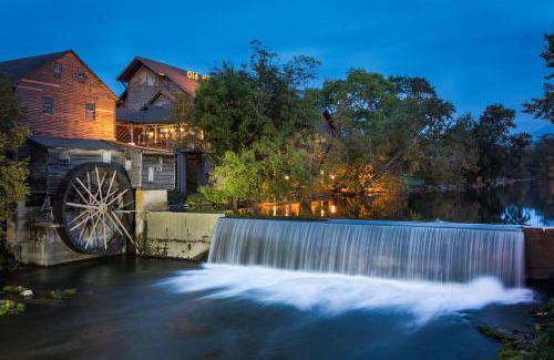 Sevierville House | Smokies Serenity by American Patriot Getaways