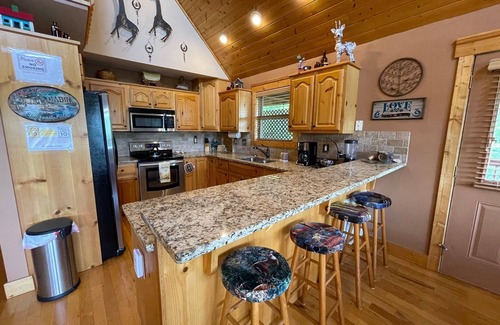 Unaka Ski Chalet | Smokies View - private chalet with mountain views