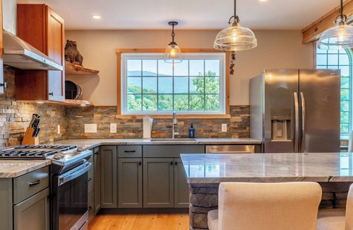 Lairdsville House | Smokin Beaver - Robin Vacation Rentals