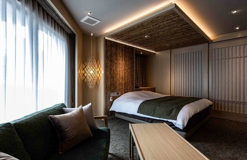 Hiroshima City Centre Hotel | Smoking Suite double room with balcony with bat/Hiroshima Hiroshima