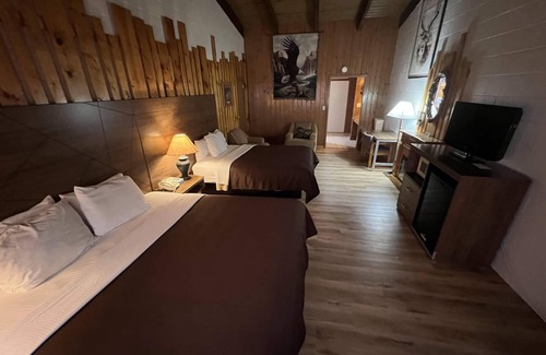 Maggie Valley Cabin | Smoky Falls Lodge