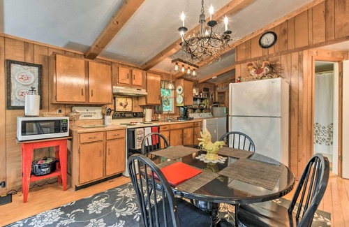 Franklin Cottage | Smoky Mountain Cottage w/Lanai & Mtn Views