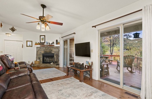 Settlers Ridge Cabin | Smoky Mountain Mecca by AvantStay | Mountain Views