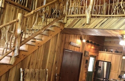 Franklin Cabin | Smoky Mtn Cabin - Hot Tub, Pool Table, Wrap Around Deck, 2x Fire Pits, Starlink