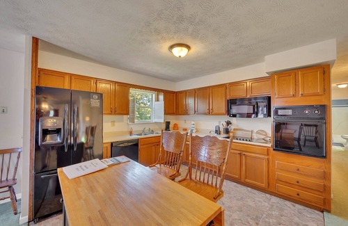 Kodak House | Smoky Mtn Retro/Ideal for Weekend Getaways & Extended Stays