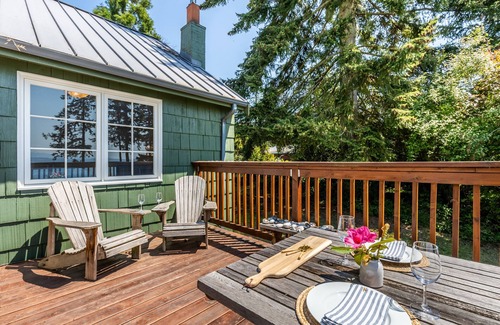 Greenbank House | Smugglers Lagoon Beach Cottage by AvantStay