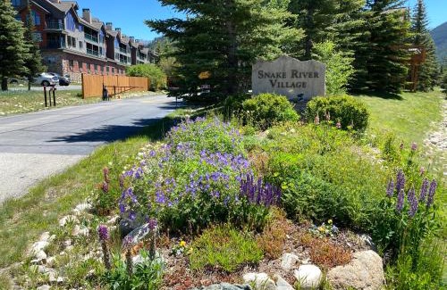 Mountain House House | Snake River 44 by SummitCove Lodging