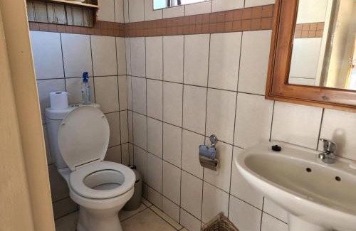 Newcastle Cabin | Snips Accommodation