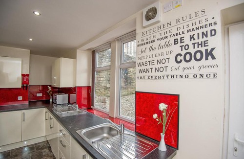 Bradford Apartment | Snooze Apartments