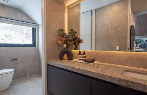 Hotham Heights Apartment | Snow Gum