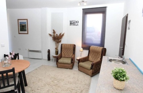 Kvartal Noviya Grad Apartment | Snow Pearl Residence