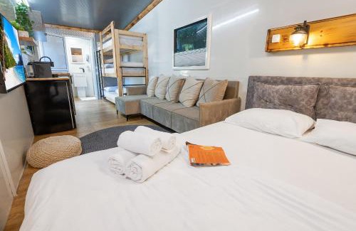 Merom HaGalil Cabin | snow spa caravan