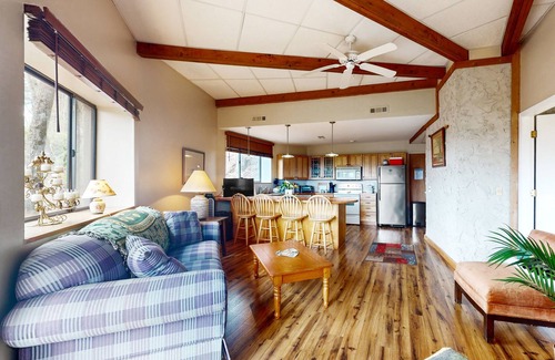 Sky Valley Cabin | Snowbird-friendly cabin with amazing mountain views, porch & central AC