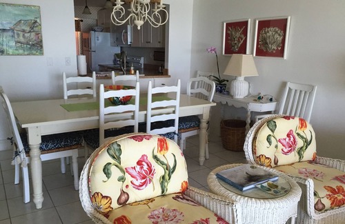 Belleair Beach Condo | Snowbird Get Away - Belleair Beach, FL