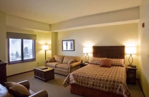 Ellicottville House | Snowbound Bliss B&B - Deluxe Stay