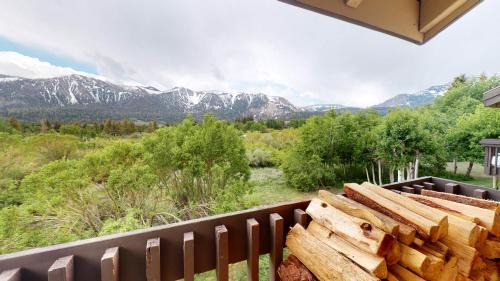 Mammoth Lakes House | Snowcreek Resort Vacation Rentals 99 Sanctuary