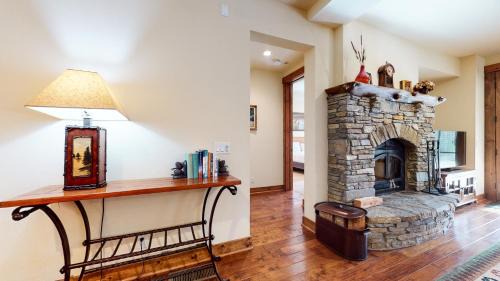 Mammoth Lakes Apartment | Snowcreek VI The Lodges #1133 condo
