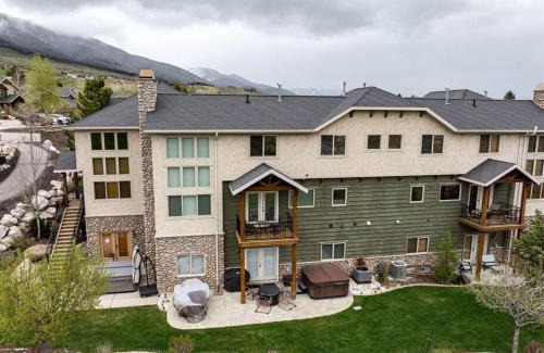 Wolf Creek House | Snowcrest Summit Retreat