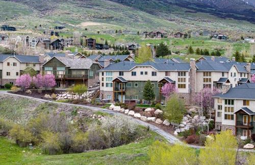 Wolf Creek House | Snowcrest Summit Retreat