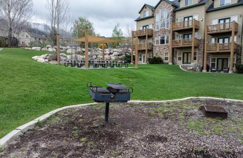Wolf Creek House | Snowcrest Summit Retreat