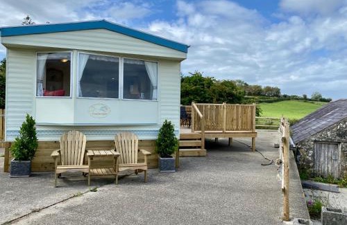 Rhyd-y-clafdy Ski Chalet | Snowdon Bay - North Wales - Stunning Llyn Peninsula Mountain & Ocean Views - Wilde Retreats