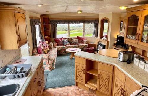 Rhyd-y-clafdy Ski Chalet | Snowdon Bay - North Wales - Stunning Llyn Peninsula Mountain & Ocean Views - Wilde Retreats