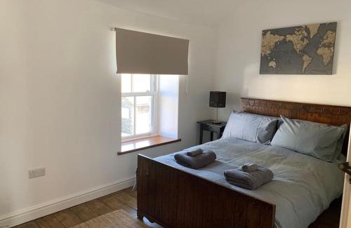 Dolwyddelan House | Snowdonia Cottage with shared hot tub 10mins from ZipWorld