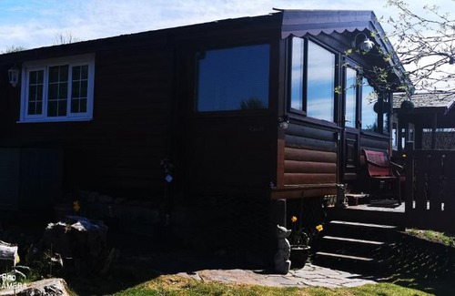 Bronaber House | Snowdonia National park Log cabin with garden
