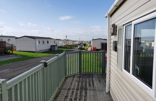 Llwyngwril Cabin | Snowdonia Sunbeach Holiday Sea and Mountain view