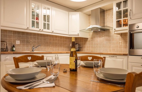 Zermatt Apartment | Snowflake family apart. Ski in& out